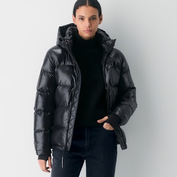 Aritzia The Super Puff™ - Hi-Gloss Black - Picture 1 of 10